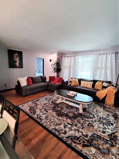 Main picture of 807 Adrian St