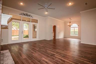Main picture of 5007 104th St