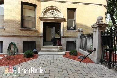 Main picture of 1220 N Dearborn St