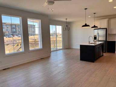 Main picture of 442 S 91st St