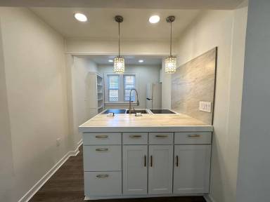Main picture of 2222 Summit Ave