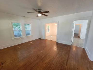 Main picture of 519 Edwards St