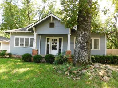 Main picture of 2120 E 3rd St