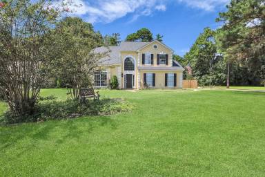 Main picture of 400 Cambridge Ct