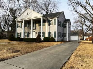 Main picture of 1221 SW Oakley Ave