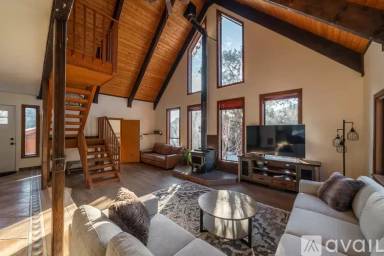 Main picture of 136 E Sumac Dr