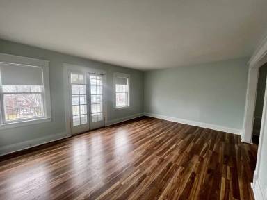 Main picture of 261 Sterling Ave