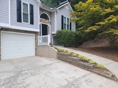 Main picture of 120 Oak Ridge Dr