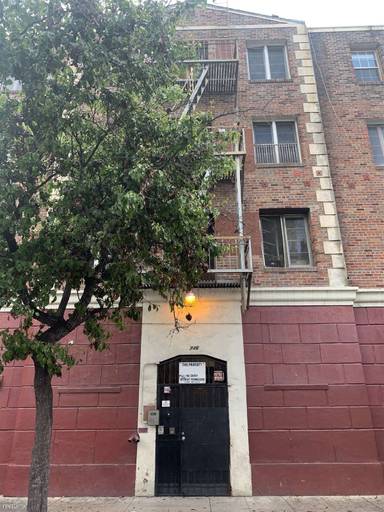 Main picture of 746 S Normandie Ave