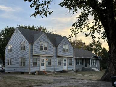 Main picture of 409 W 19th Ave