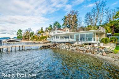 Main picture of 195 Lake Ave W