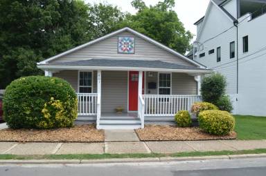 Main picture of 401 Haywood St