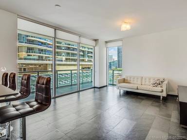 Main picture of 1050 Tower