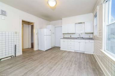 Main picture of 83 Thomas St