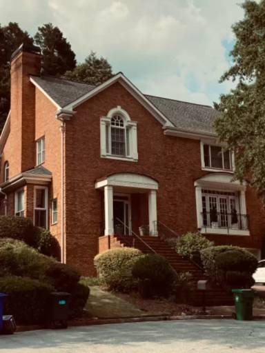 Main picture of 1005 Lenox Valley Dr NE