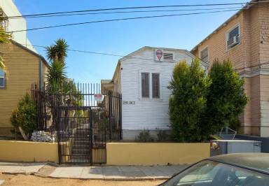 Main picture of 2401 W 10th St
