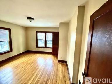 Main picture of 39 E Dodridge St