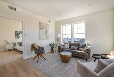 Main picture of 55 Monk St