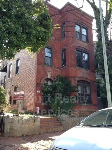 Main picture of 329 E Saint