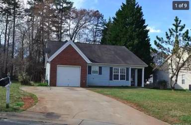 Main picture of 9713 Emily Ln