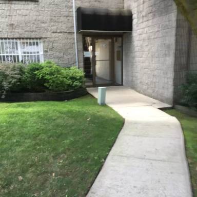 Main picture of 1220 Richmond Rd