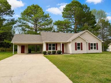 Main picture of 107 Ann Bradley Dr