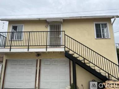 Main picture of 925 E Fairview Blvd
