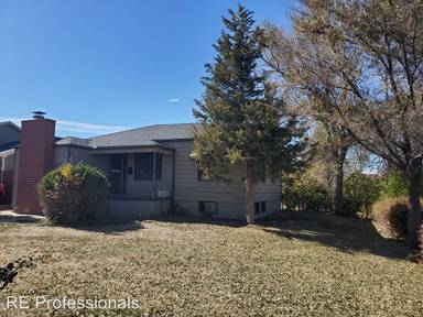 Main picture of 1389 Hanover St