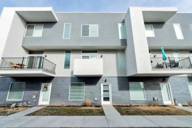 Main picture of 1666 S 225 W
