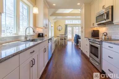 Main picture of 21 Myrica Ave