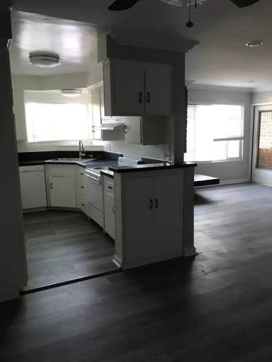 Main picture of 4660 Cahuenga Blvd