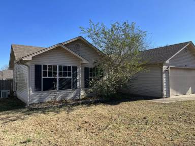 Main picture of 27 Wolverine Dr