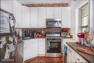 Main picture of 293 W 2nd St