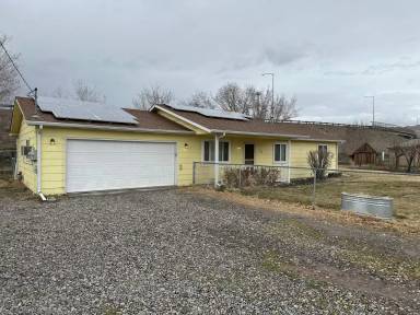 Main picture of 3208 E 1/2 Rd