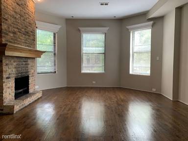 Main picture of 667 W Roscoe St