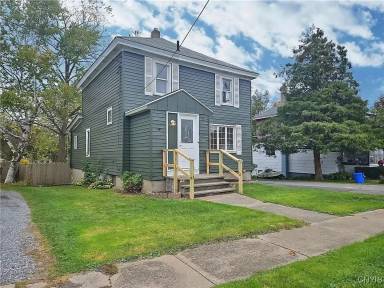 Main picture of 124 Prospect St