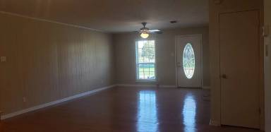 Main picture of 213 N Suire St