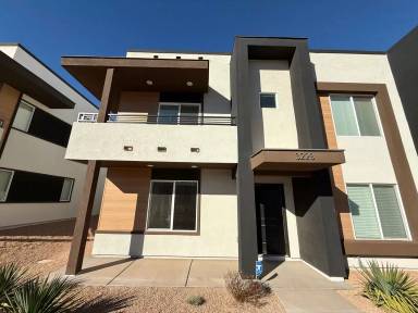 Main picture of 3228 E Elkhorn Ln