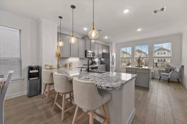 Main picture of 2012 Groveland Glen Dr