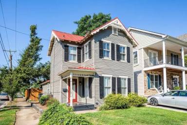 Main picture of 2626 Caroline St