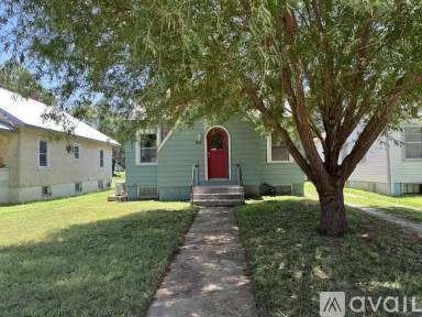 Main picture of 311 W Kansas Ave