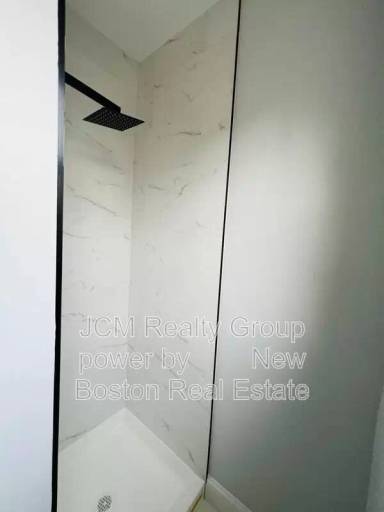 Main picture of 10 Union Ave