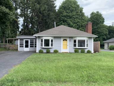Main picture of 54 Hillcrest Dr