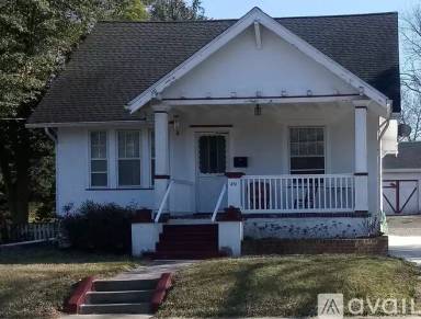 Main picture of 451 E Holly Ave