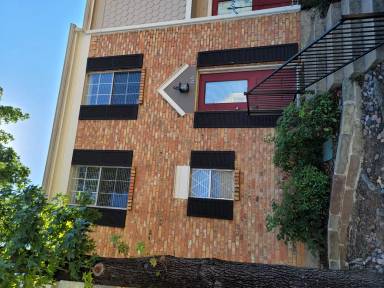 Main picture of 66 Abbey Rd