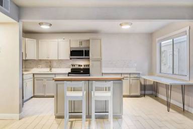 Main picture of 304 Orland St