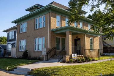 Main picture of 715 S Jennings Ave