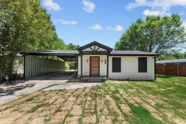 Main picture of 842 E Laramie Ln