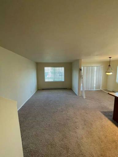 Main picture of 1310 W Babcock St