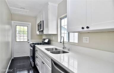 Main picture of 21 N Chestnut St